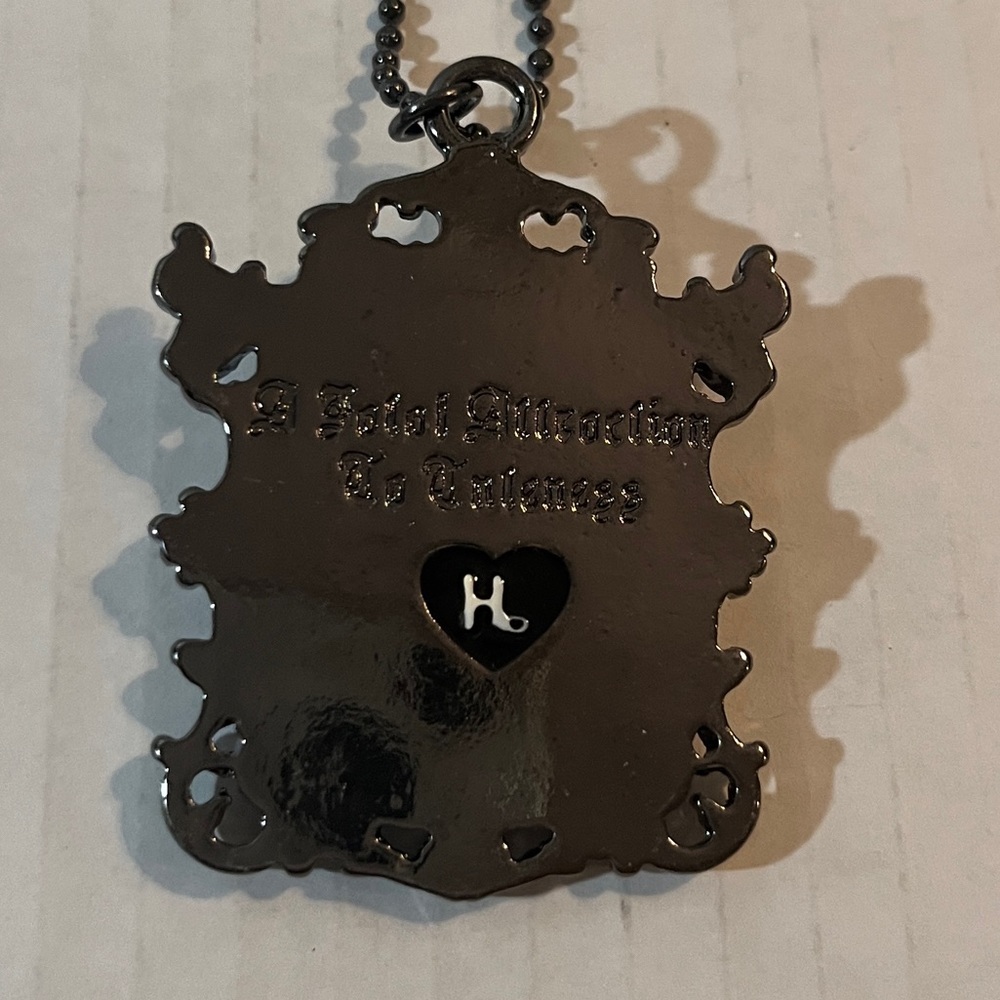 Betsey Johnson Necklace. NWT. - Picture 2 of 4